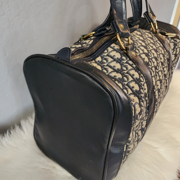 ✨️Dior✨️ duffel bag with leather trim. - Picture 2 of 16